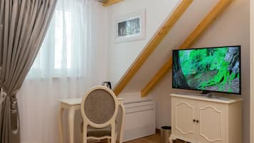 Luxury Double Room (402)