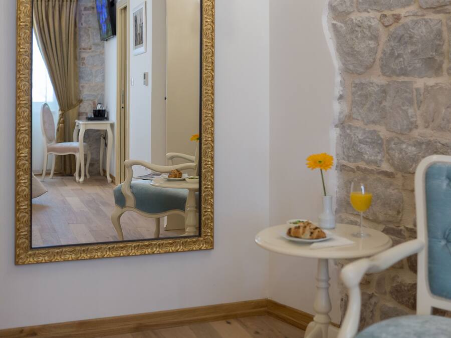 Luxury Double Room (302) | Premium bedding, down comforters, pillowtop beds, minibar