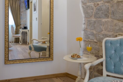 Priska Heritage Rooms