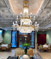 Breakfast, lunch, dinner served; local and international cuisine