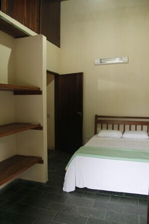 Rollaway beds, free WiFi