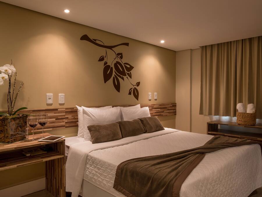 1 bedroom, Egyptian cotton sheets, premium bedding