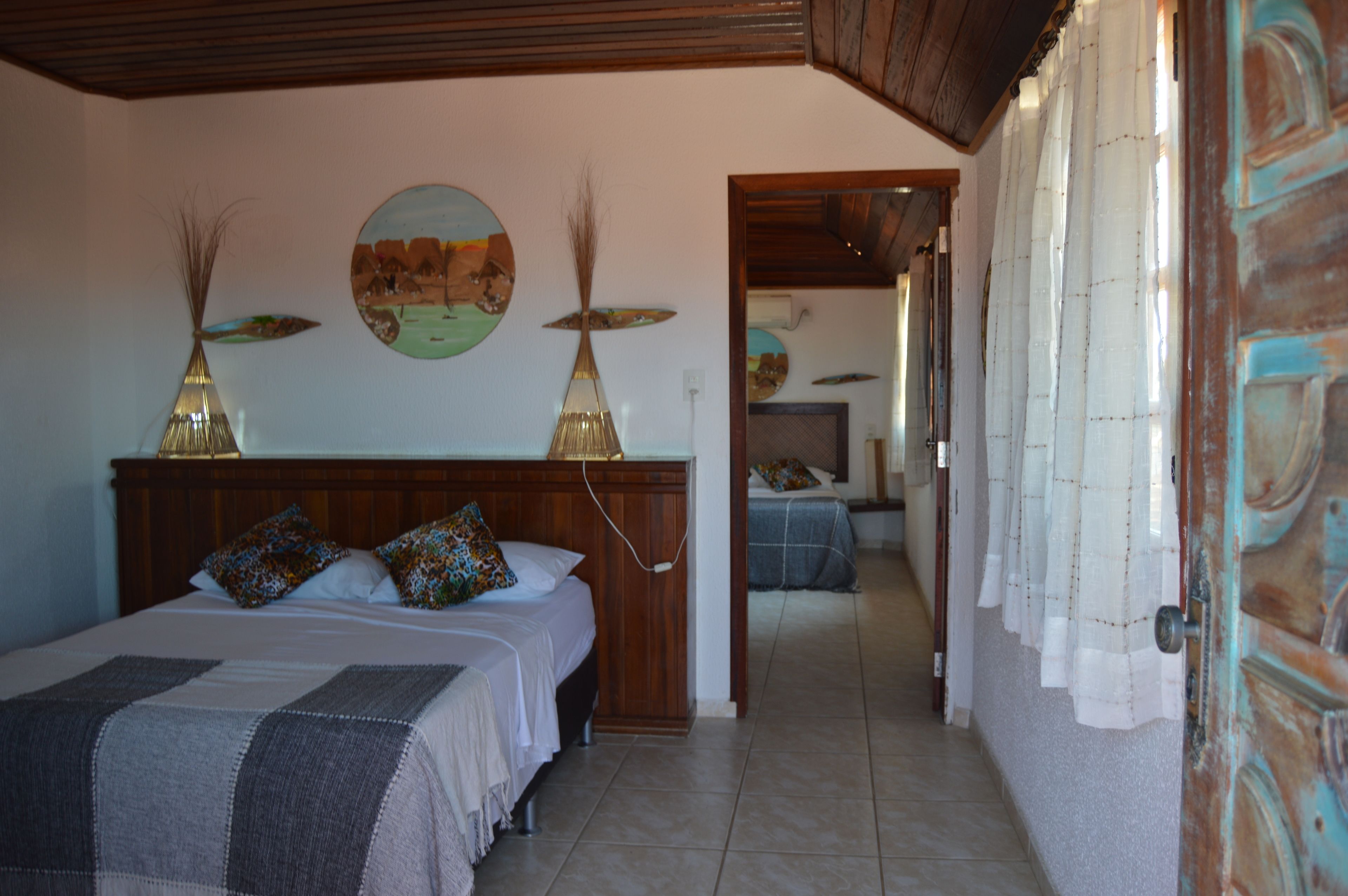 ميني بار ومكتب وواي فاي مجانًا وملاءات أسرّة