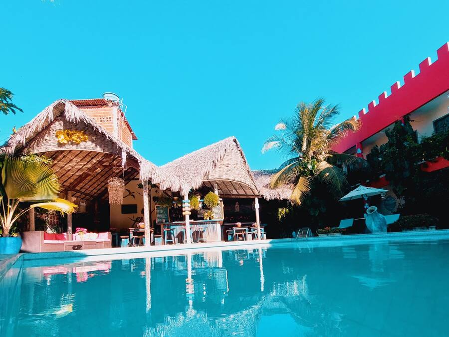 Outdoor pool, pool umbrellas, sun loungers