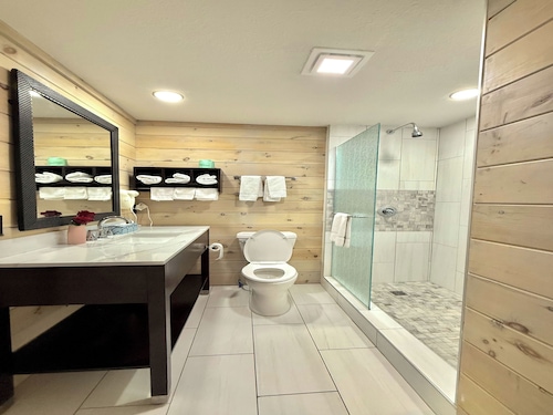 Budget Host Inn by Hotel O Portland near I-65