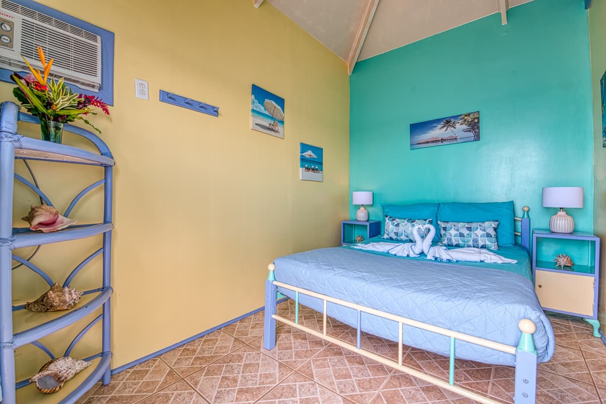 Romantisch huisje, uitzicht op zee, op het water | 1 slaapkamer, gratis wifi, beddengoed