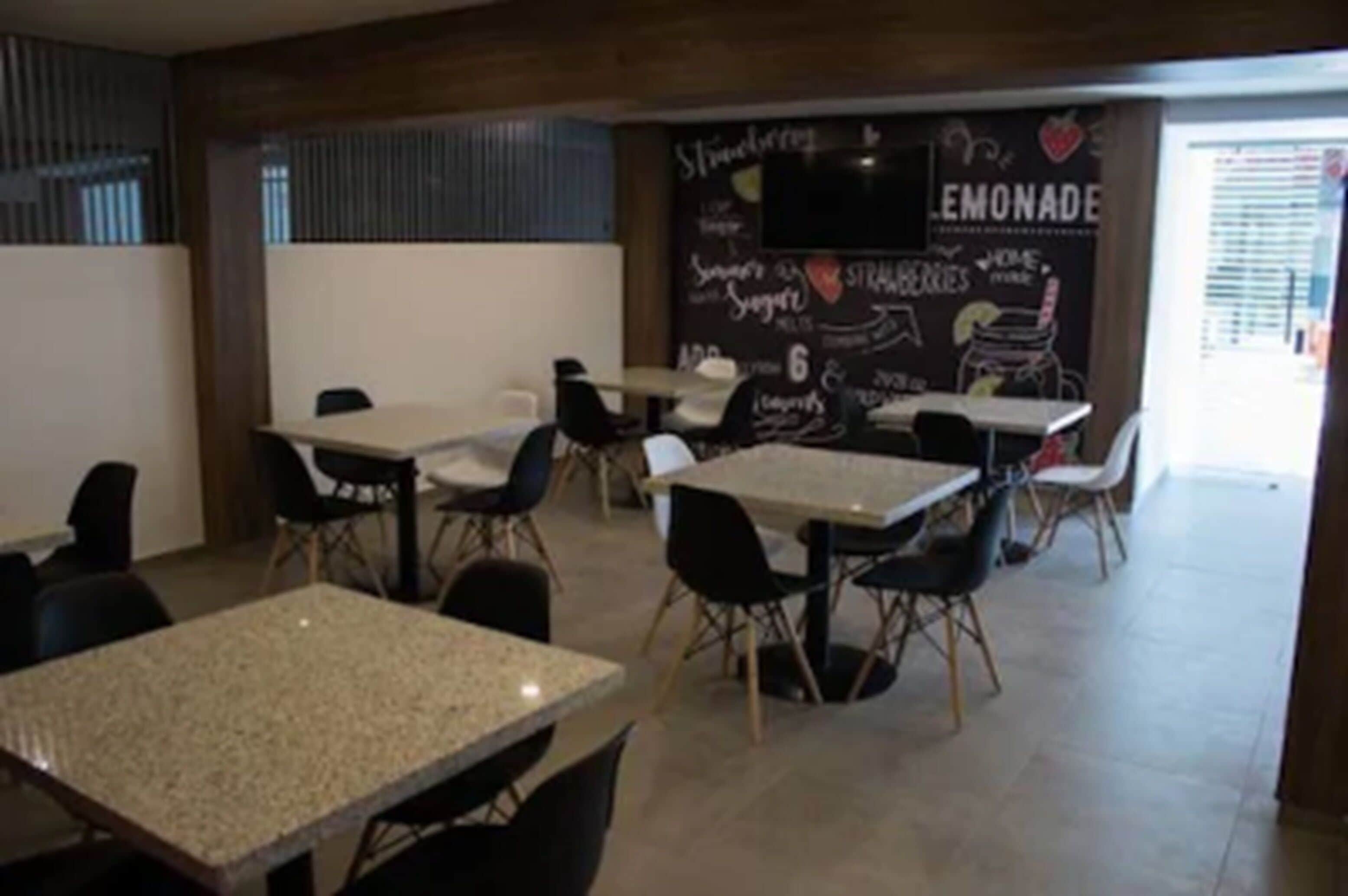 free continental breakfast