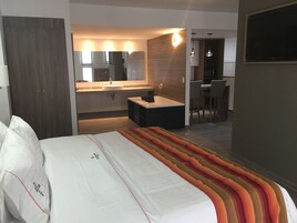 Deluxe Suite, 1 King Bed with Sofa bed | In-room safe, desk, iron/ironing board, free WiFi