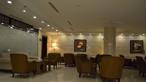 Lobby sitting area - Platinum The First (Madinah)