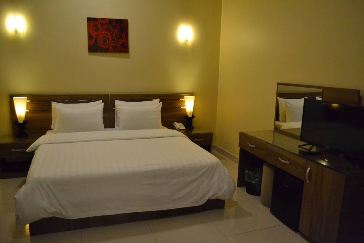 Minibar, in-room safe, iron/ironing board, rollaway beds (surcharge)