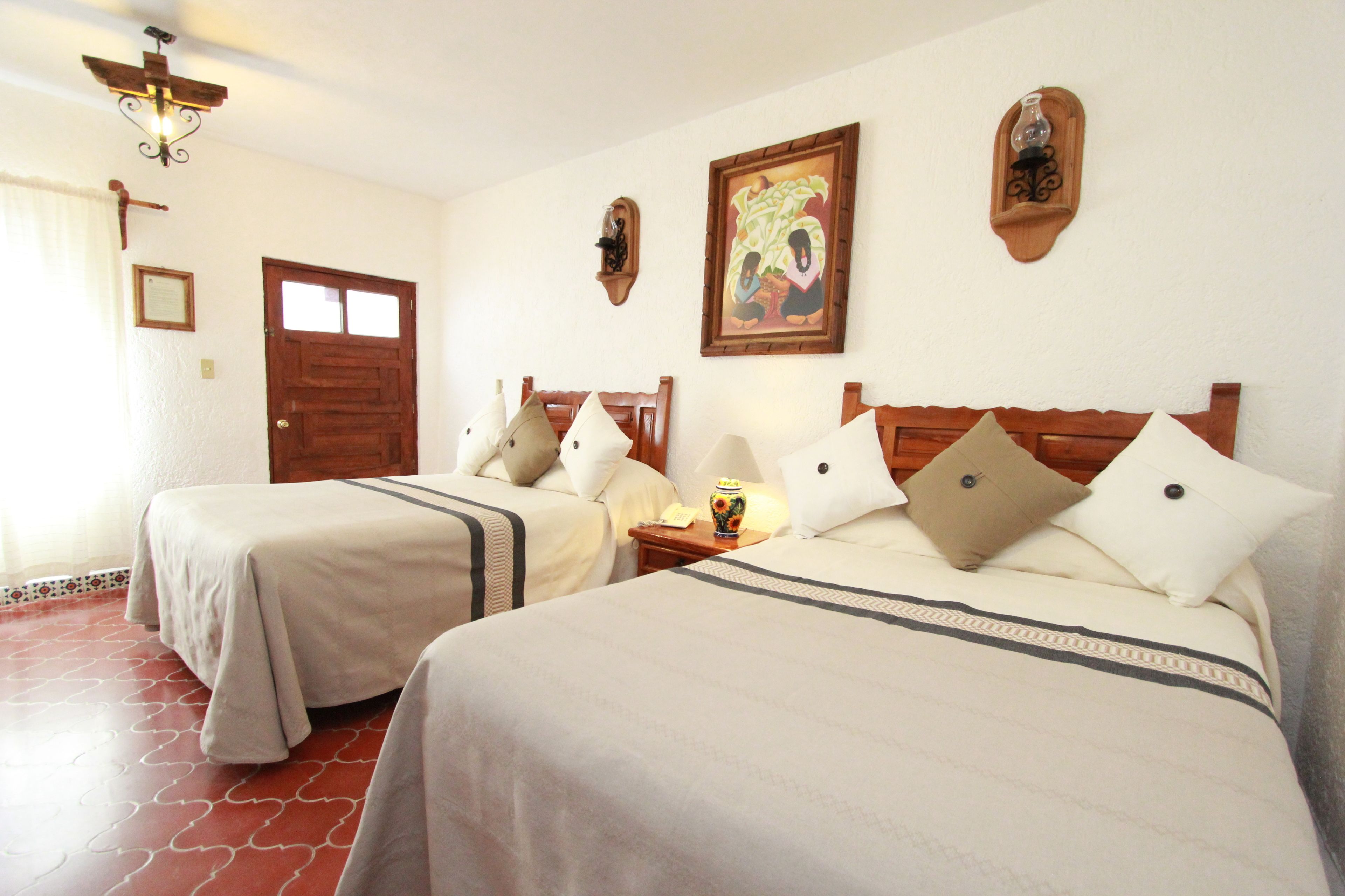 Classic-Vierbettzimmer, 2 Doppelbetten | 1 Schlafzimmer, Zimmersafe, individuell eingerichtet, Schreibtisch