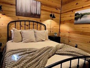 3 bedrooms, travel cot, Internet, bed sheets