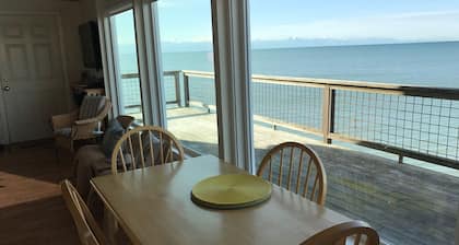 Sunset Beach Haven; Seriously Waterfront-"It's Like Living on a Boat", Whidbey