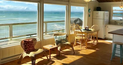 Sunset Beach Haven; Seriously Waterfront-"It's Like Living on a Boat", Whidbey