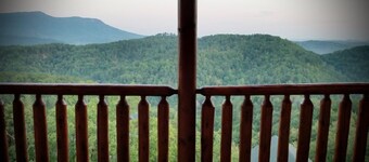 Free Daily Activities - Amazing Views - Theater - Game Room and Hot Tub