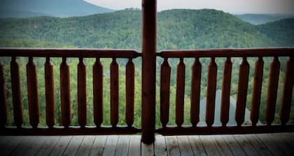 Free Daily Activities - Amazing Views - Theater - Game Room and Hot Tub