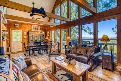 Cloud 9 `Spectacular Mountain View` Hot Tub|PETS OK