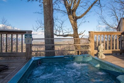 Spectacular Mountain View "Cloud 9" HotTub-PETS OK
