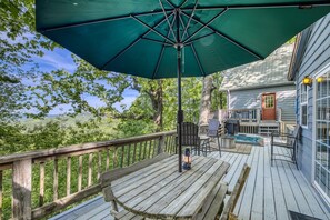 Outdoor dining - Cloud 9 `Spectacular Mountain View` Hot Tub|PETS OK (Cleveland)