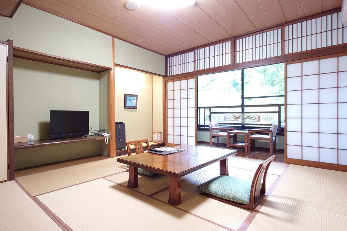 Phòng truyền thống, không hút thuốc, phòng tắm dùng chung (Japanese-style) | Két bảo mật tại phòng, truy cập Internet không dây miễn phí 