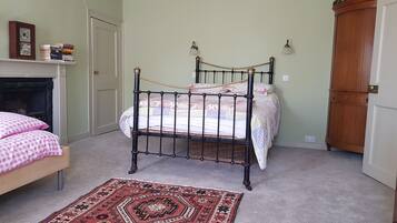 5 bedrooms, iron/ironing board, travel cot, free WiFi