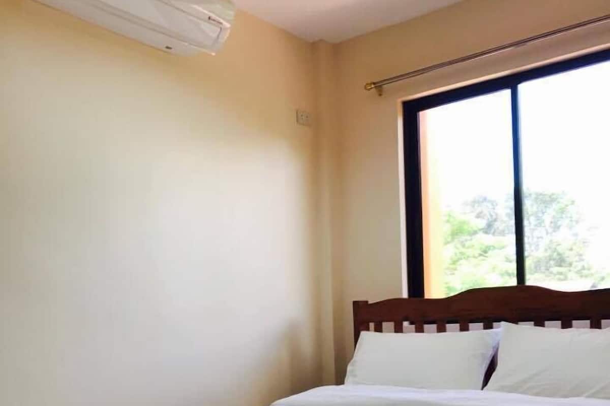 2 bedrooms, premium bedding, in-room safe, individually furnished