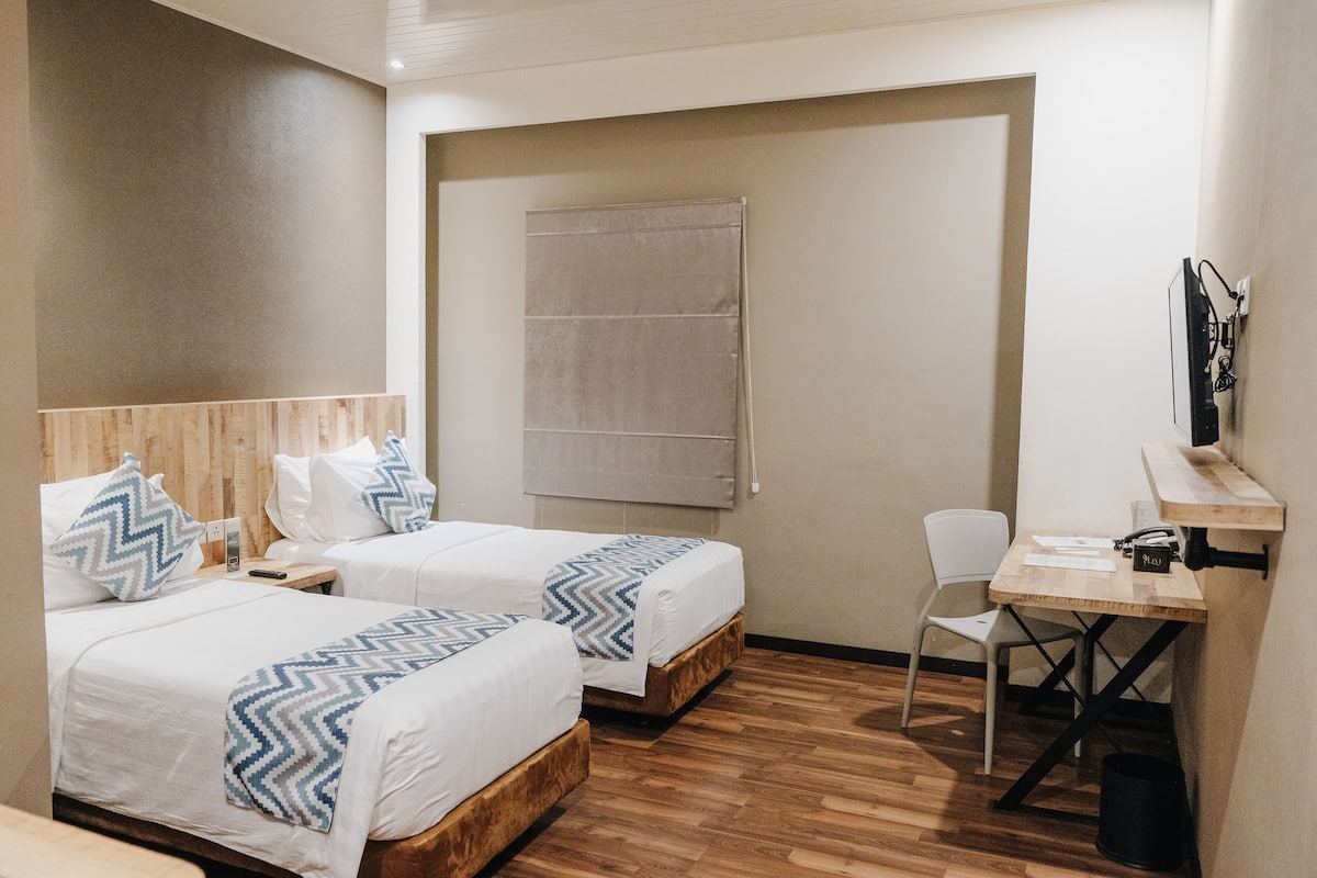 Nite Room | Bureau, rideaux dâobscurcissement, systĂšme dâinsonorisation