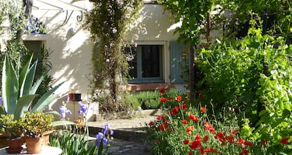 Studio meublé de vacances, trÚs calme dans la nature et de la culture antique et moderne