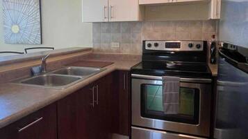 冰箱、微波炉、炉灶、茶具/咖啡用具