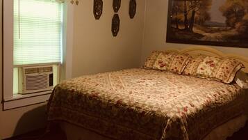 4 habitaciones, tabla de planchar con plancha, wifi y ropa de cama