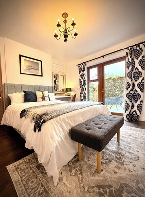 3 habitaciones, escritorio, tabla de planchar con plancha y wifi 