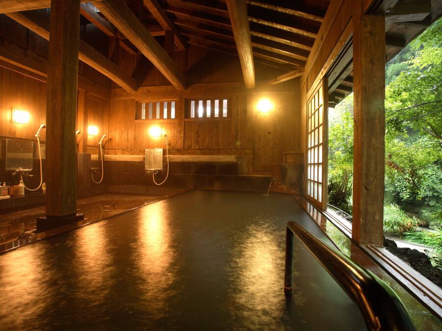 Free toiletries, hair dryer, slippers, bidet