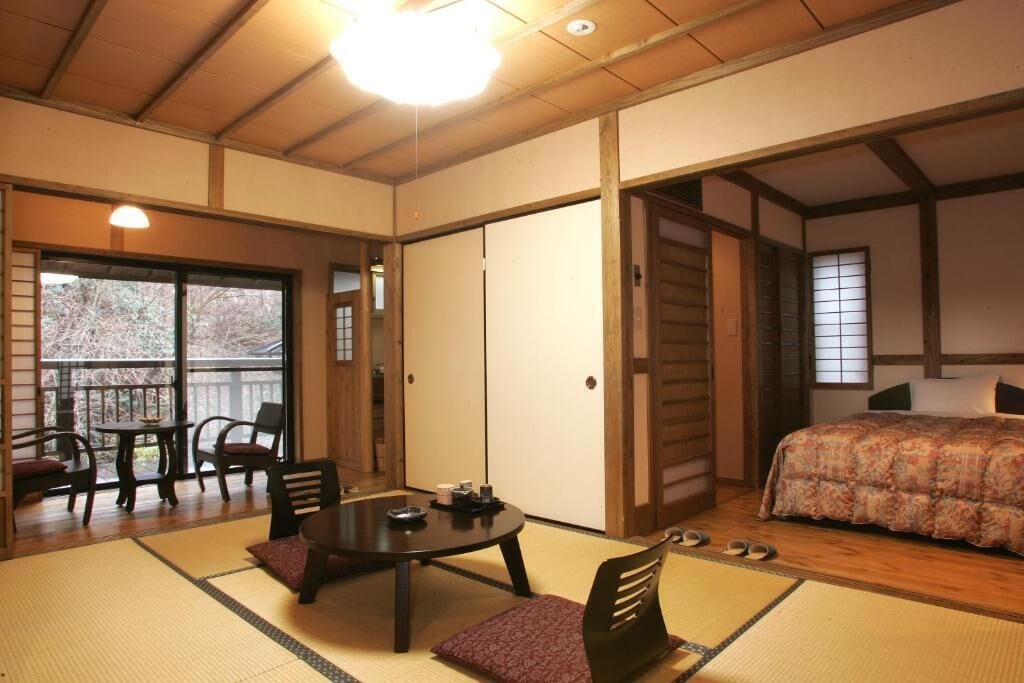 セーフティボックス (室内)、WiFi (無料)、ベッドシーツ