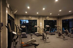 Gym - The Icon Service Apartment (Si Maha Phot)