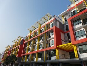 Exterior - The Icon Service Apartment (Si Maha Phot)