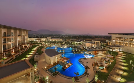 2 bares, salón en el lobby