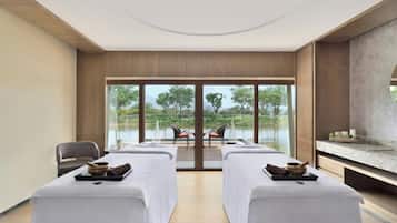 Couples treatment rooms, sauna, steam room, body treatments
