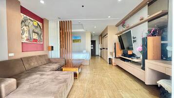 Studio Room with City View | Tallelokero huoneessa, ilmainen Wi-Fi