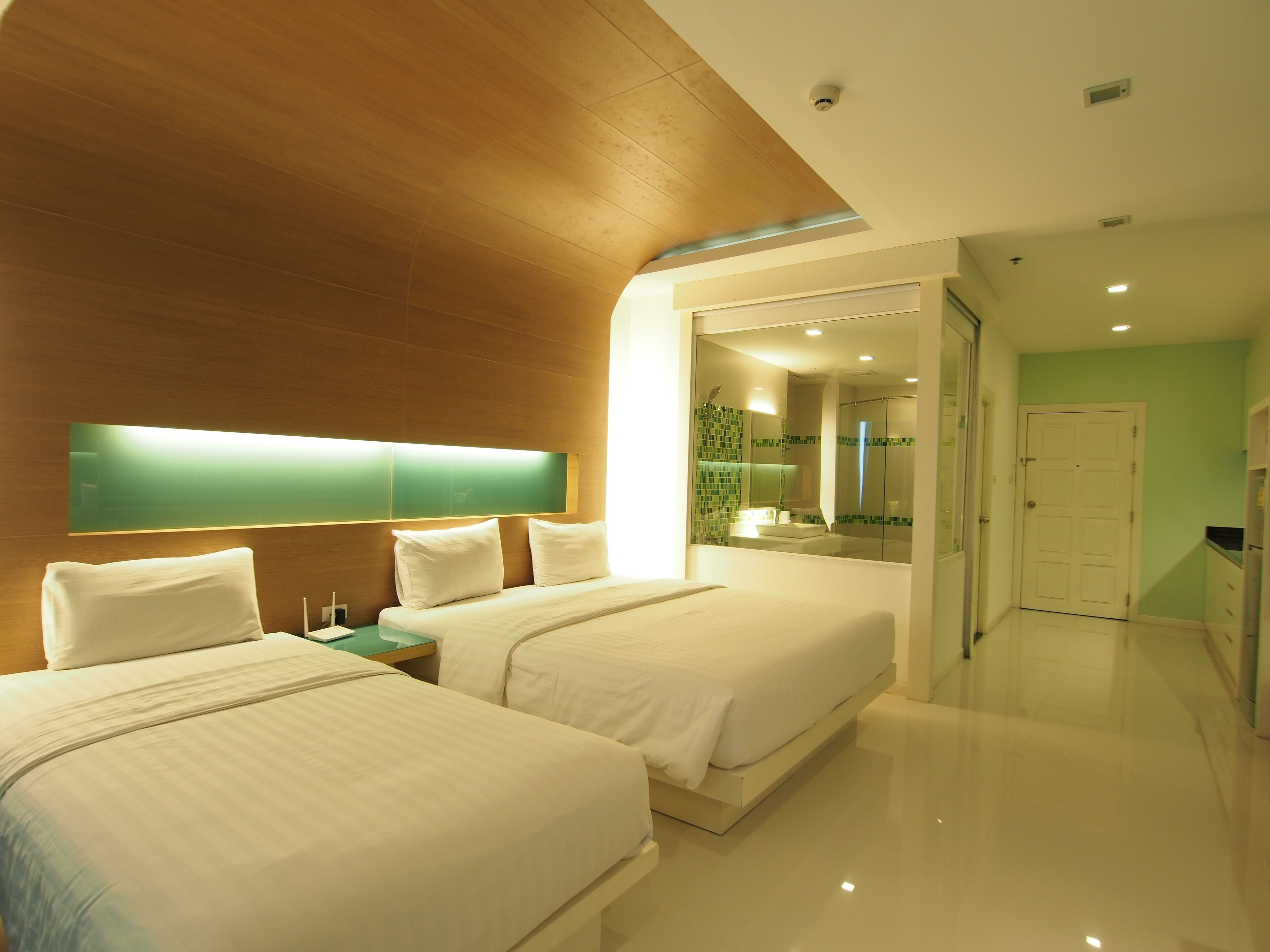 In-room safe, free WiFi