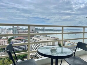 Terrace/patio - Viewtalay6 by Pat 42 (Pattaya)
