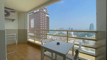 Studio Room with City View | Room amenity