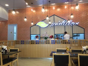 Breakfast, lunch, dinner served; local cuisine  - Viewtalay6 by Pat 42 (Pattaya)
