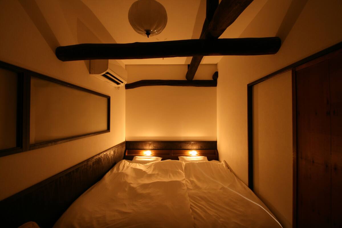 Rideaux occultants, Wi-Fi gratuit, draps fournis