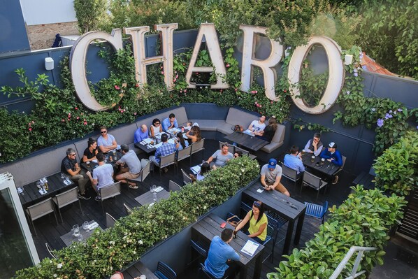 Bar (on property) - Charing Cross Hotel (Queens Park)