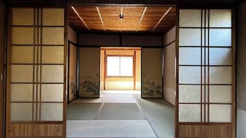 Classic House | 1 bedroom, in-room safe, free WiFi, bed sheets