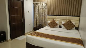 Deluxe Single Room | Egyptian cotton sheets, premium bedding, down duvets, in-room safe
