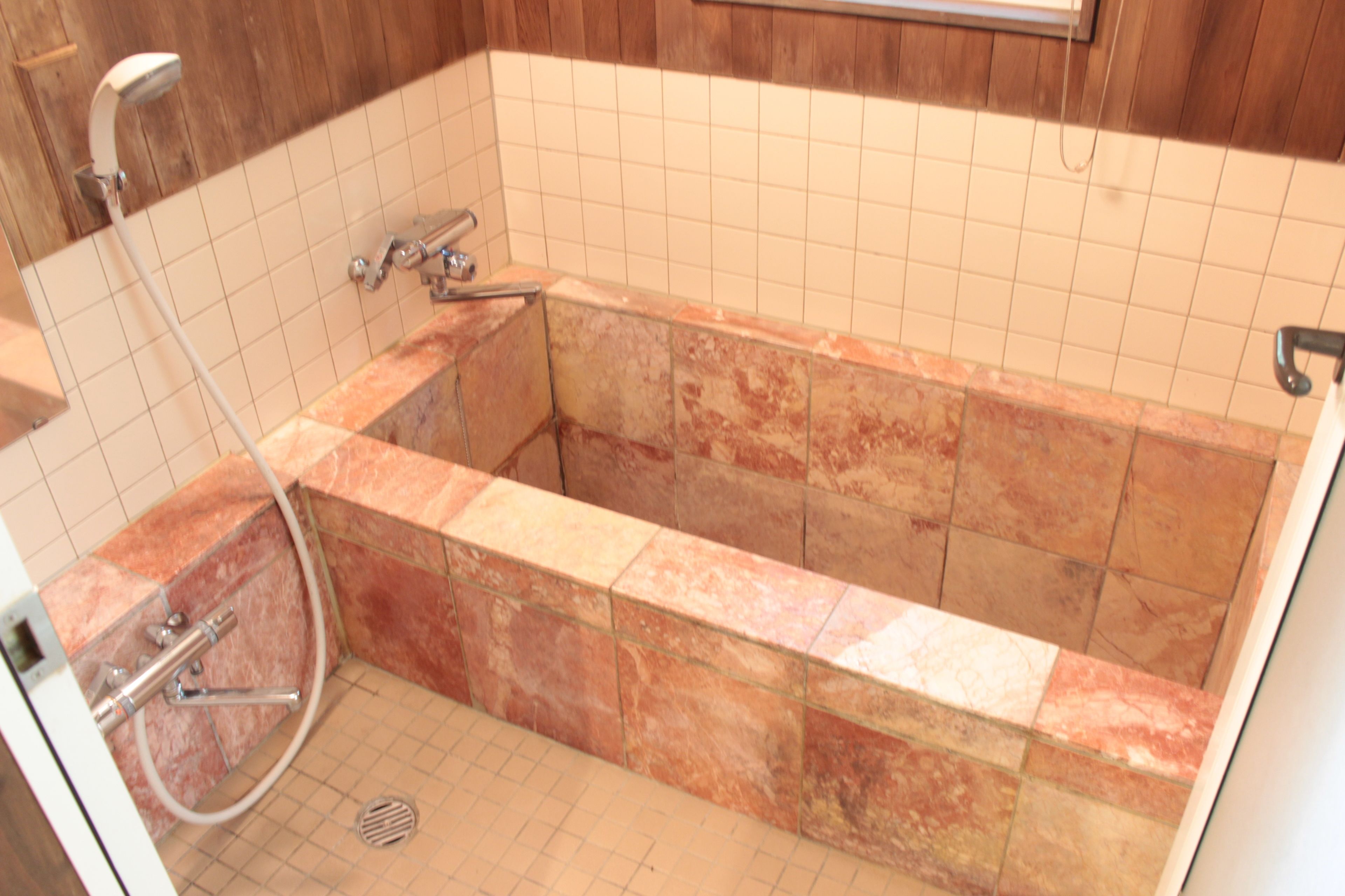 Habitación (with Open Air Bath) | Baño | Tina y regadera independientes y amenidades de baño gratuitas 