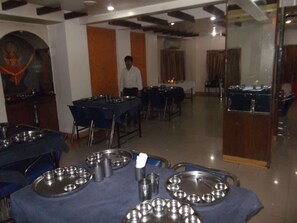 Restaurant - Hotel Bhola (Pune)