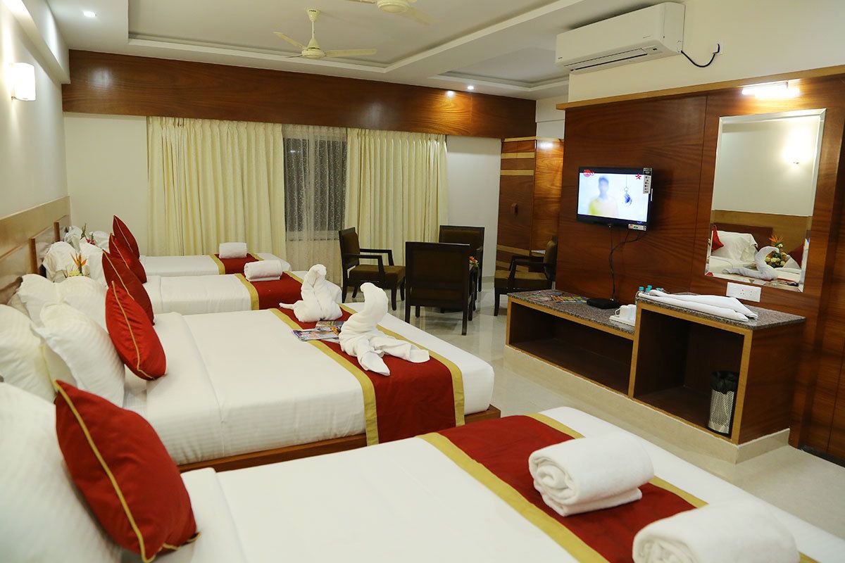 Desk, rollaway beds (surcharge)