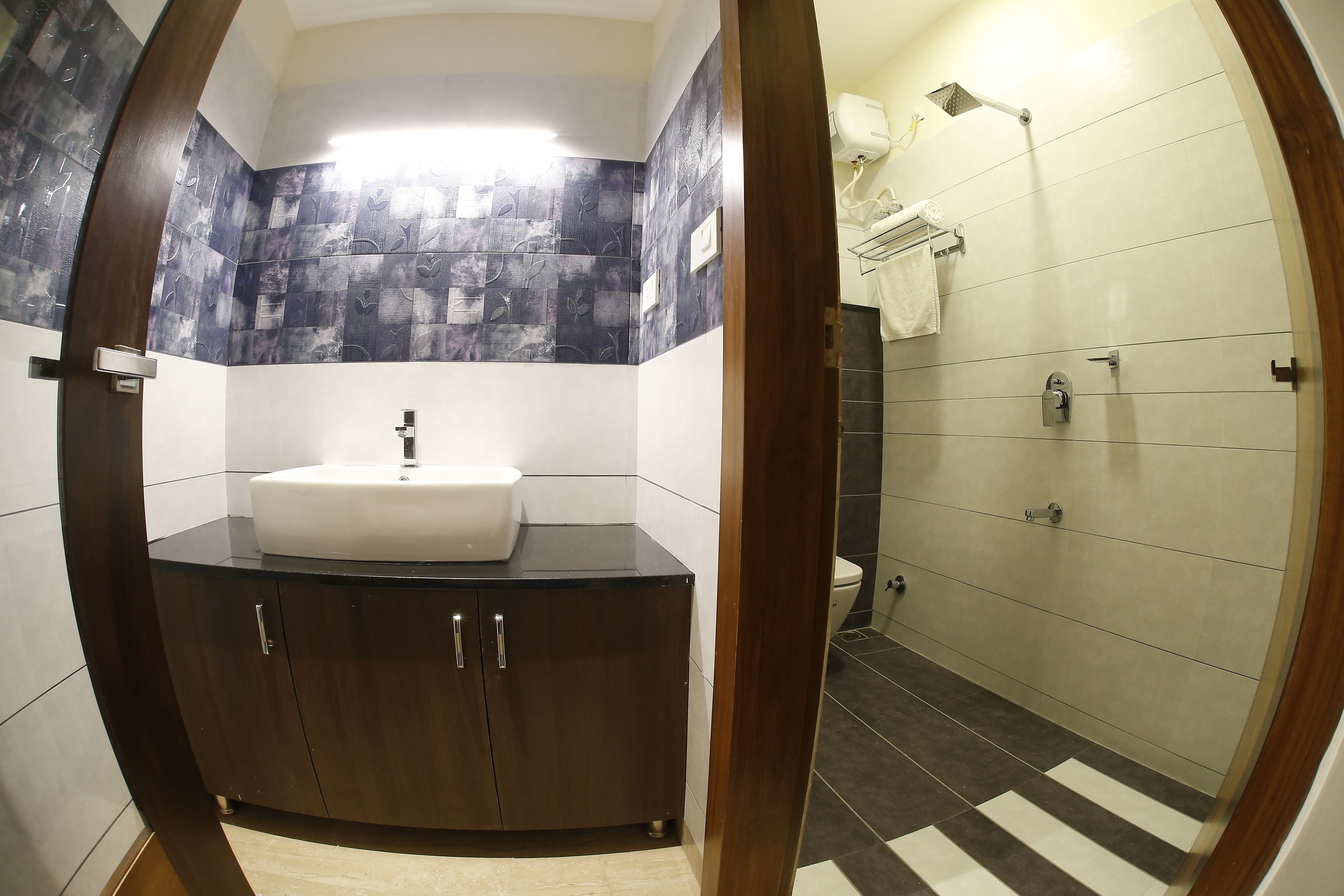 shower, free toiletries, towels